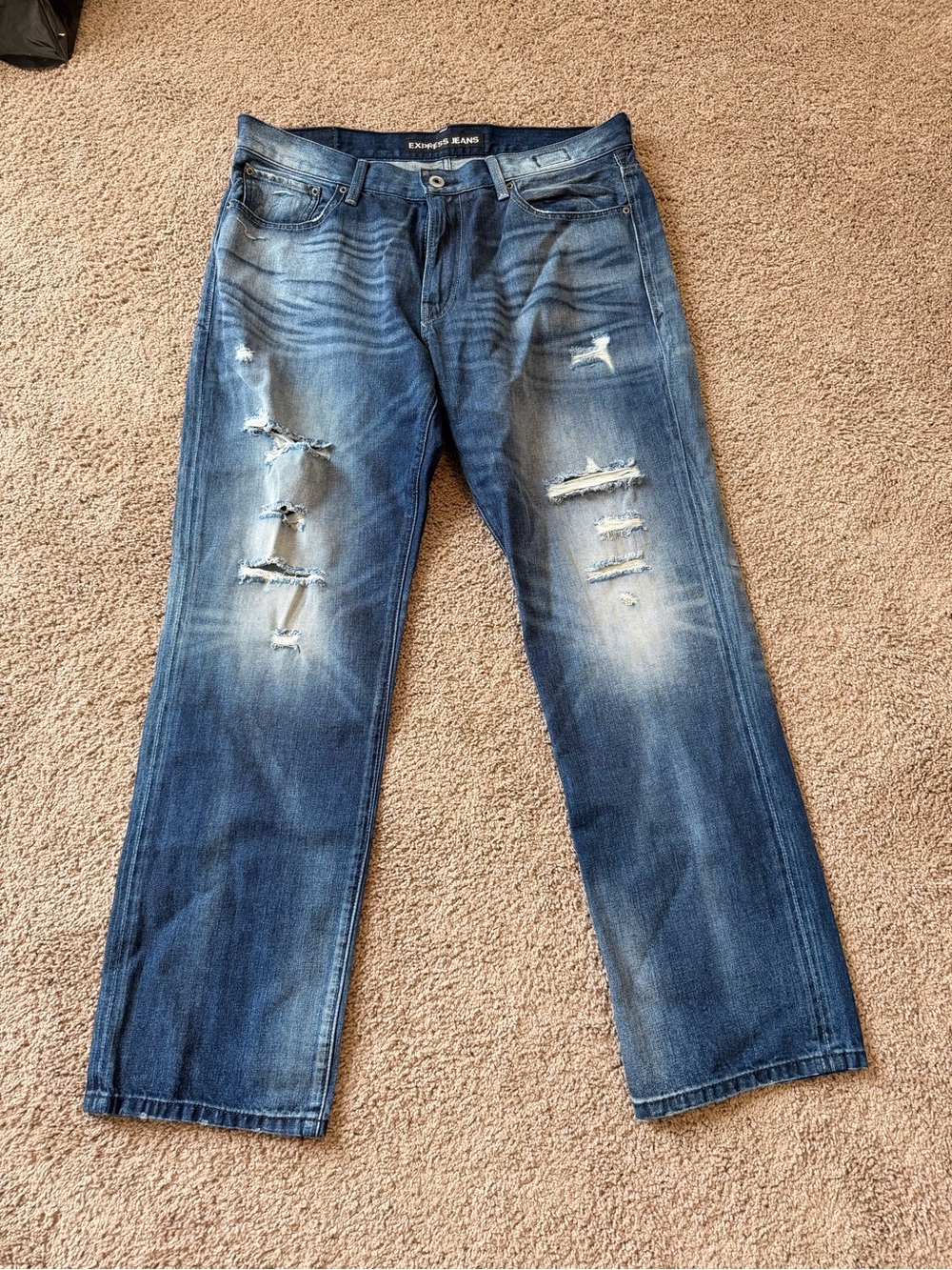 Express Men’s Straight Ripped Jeans in Washed Blue
